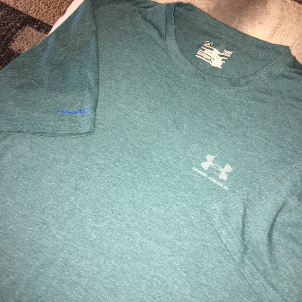 Under Armour T-shirt